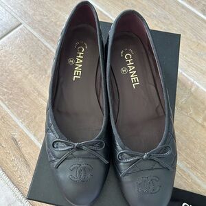 Worn Once CHANEL Black Quilted Ballet Flats 40